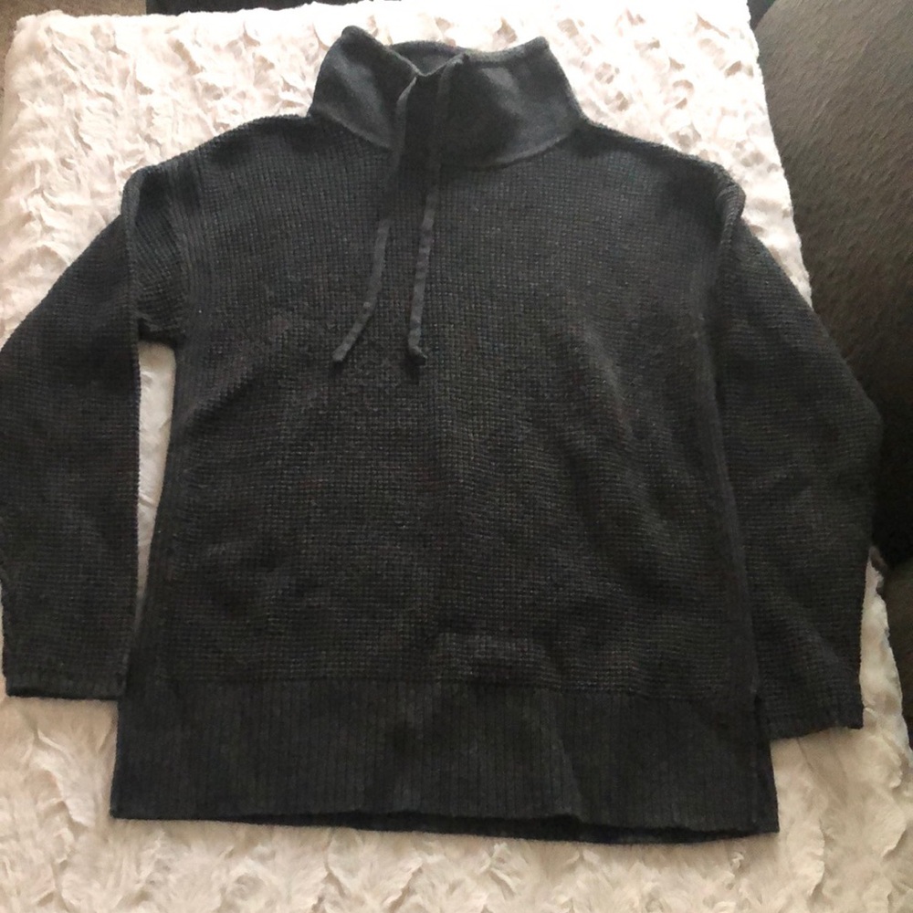 Lou & Grey Women’s Charcoal Grey Turtleneck Sweater